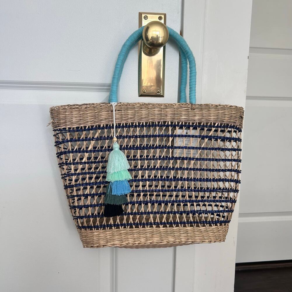 NWT Haute Hippe Euro Summer Resort Beachy Straw Bag Boho Tassels Womens One Size